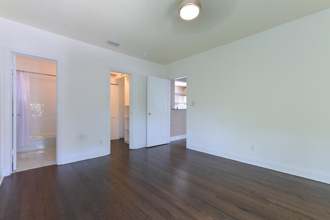 Building Photo - 123 N Palmway