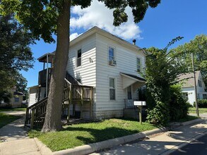 Building Photo - 208 W Miller St