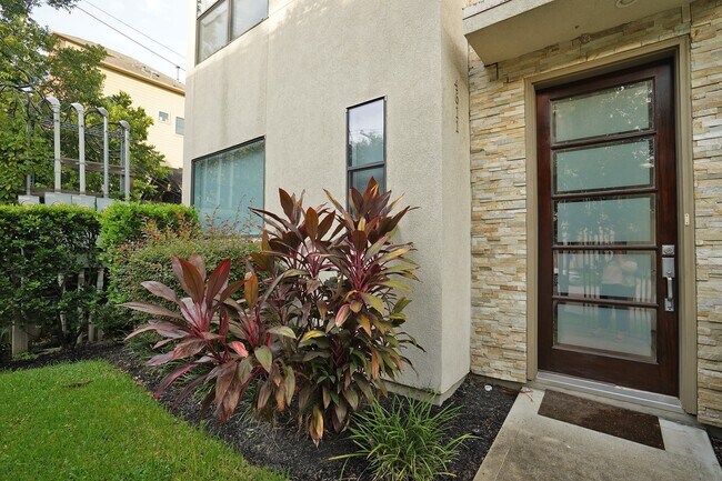 Foto del edificio - 4611 Austin St