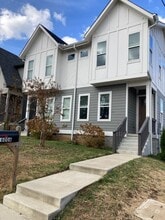 Building Photo - 1600 A Heiman St