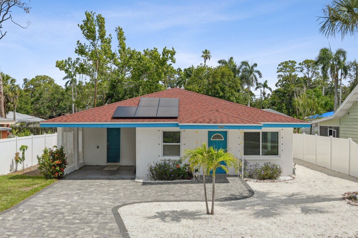 Foto principal - 2802 9th Ave W