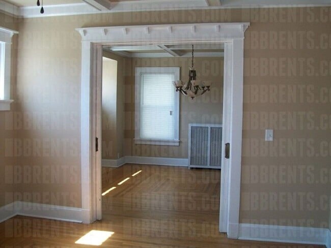 Building Photo - 406 The Alameda