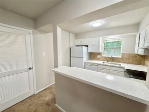 Building Photo - 857 Wax Myrtle Ln