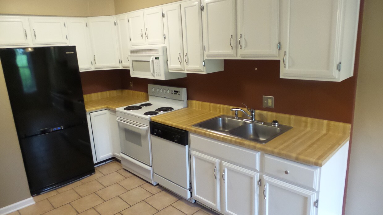 Kitchen - 345 Charles St