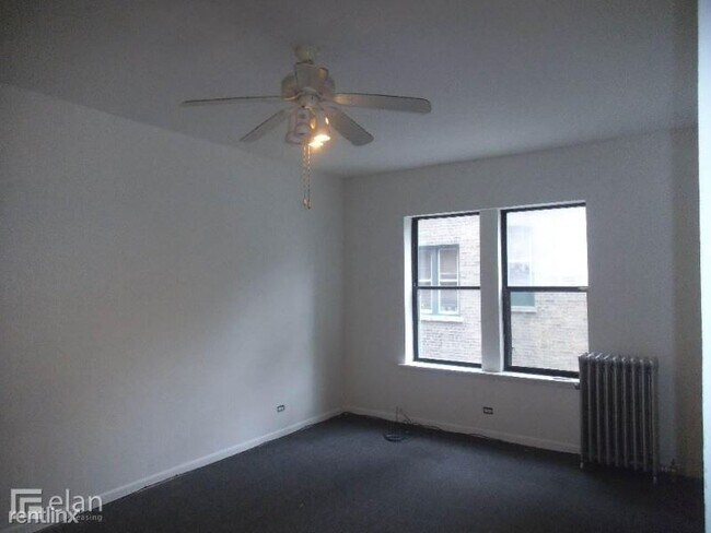 Building Photo - 7009 N Paulina St