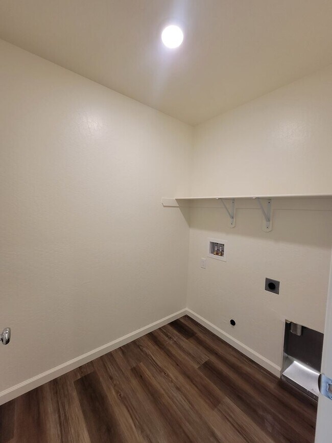 Foto del edificio - Brand New Home