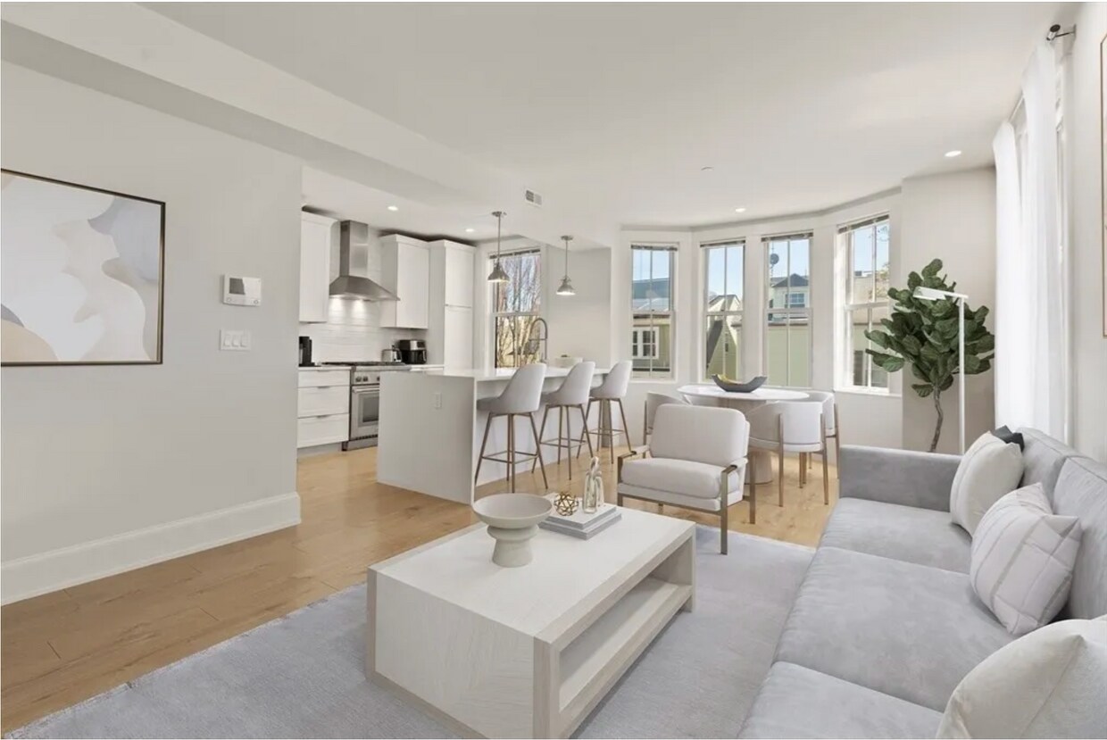 Foto principal - 447 W 4th St