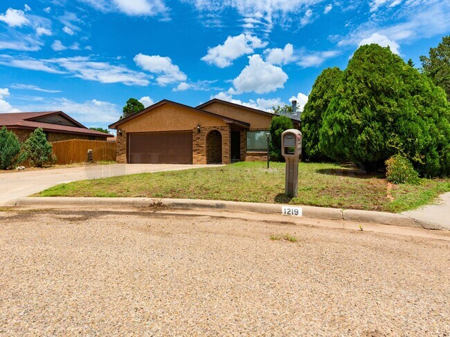 Foto del edificio - 1219 Gemini Cir