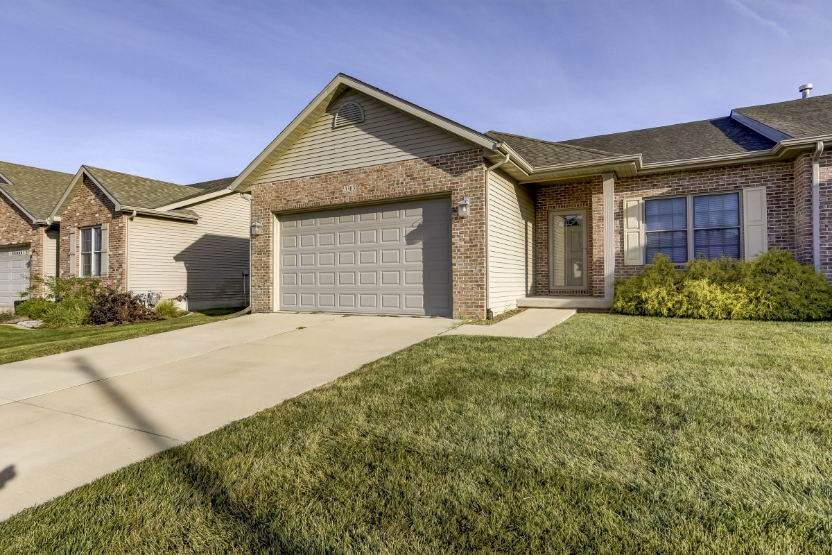 Primary Photo - 3303 Mackinaw Ln
