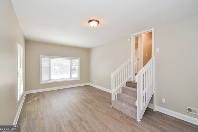 Foto del edificio - 162 Poplar Point Dr