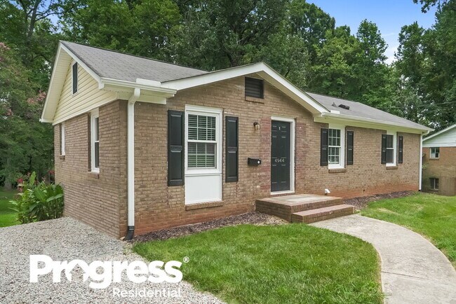 Building Photo - 4944 Springview Rd
