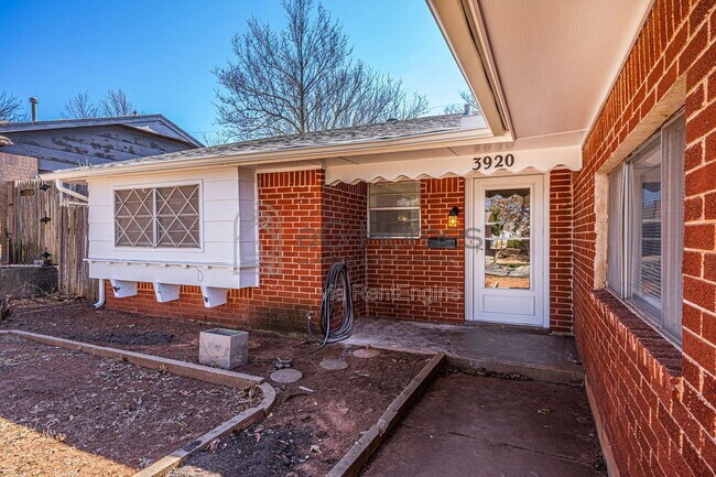 Building Photo - 3920 Dentwood Terrace