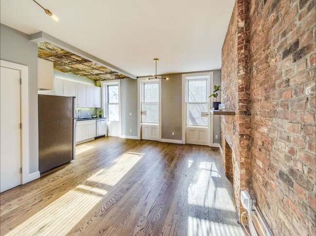 Foto del edificio - 378 Macon St