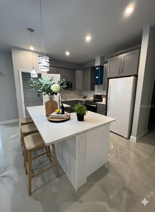 Building Photo - 373 Amberjack Ct