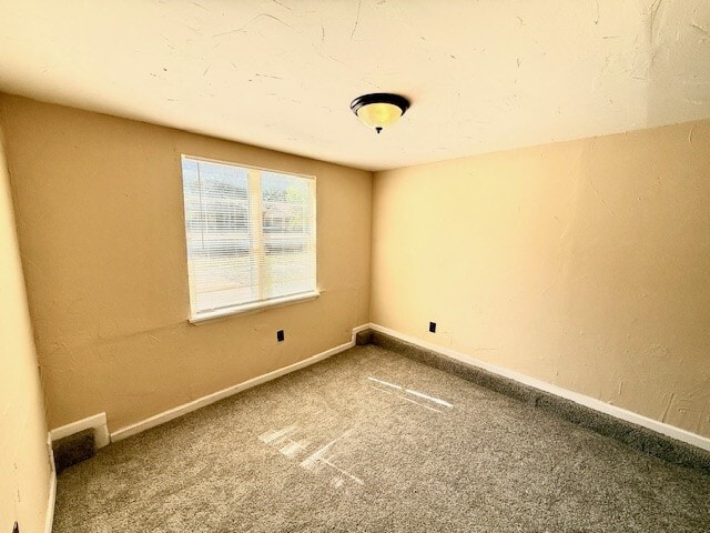 Building Photo - 2021 Westchester Dr