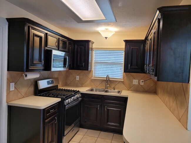 Building Photo - 3515 Lazywood Ln