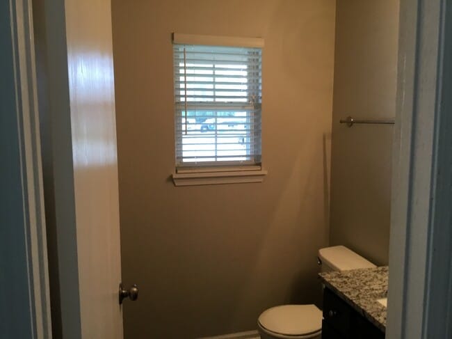 Building Photo - 1465 Creekside Dr