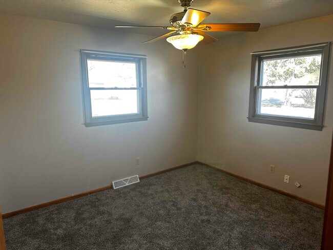 Foto del edificio - 2643 Juniper Ave