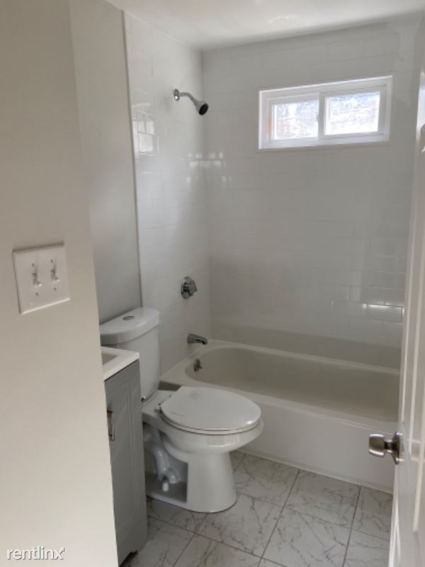 Building Photo - 2 br, 1 bath Apartment - Roslindale 1 Unit 1