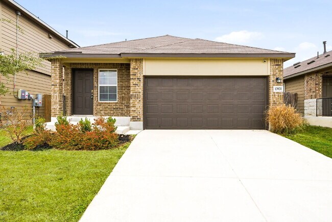 Photo - Charming 3-Bed 2 Bath Oasis with Amazing Amenities Apartment