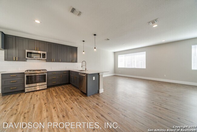 Foto del edificio - 4 br, 3.5 bath House - 1618 W Lawndale Dr ...