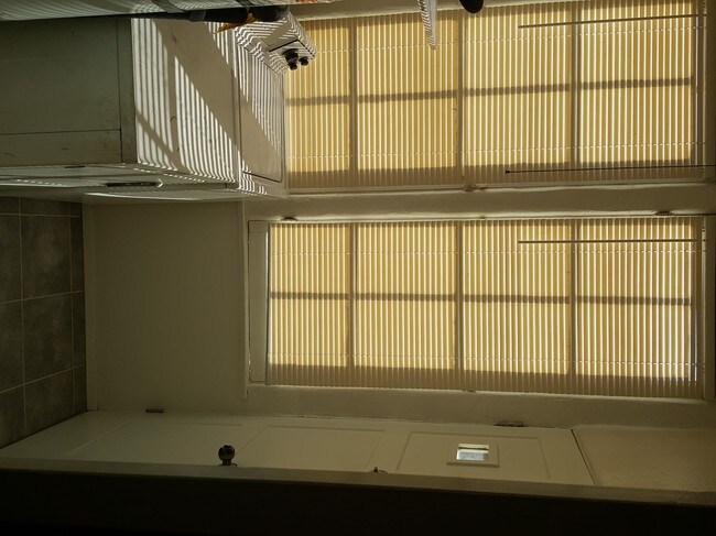 Foto del edificio - 912 S Orange Grove Ave