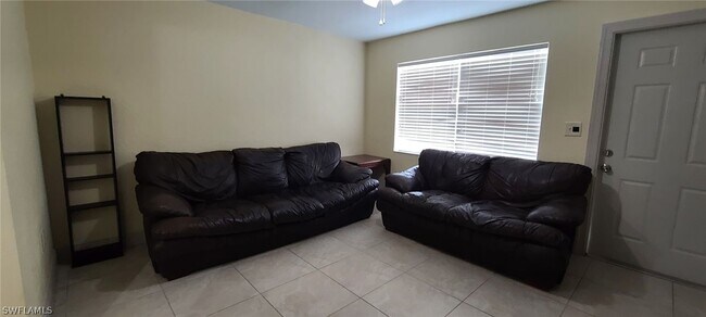 Foto del edificio - 307 SW 47th Terrace