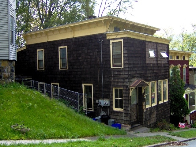 Building Photo - 20 Glen Ave