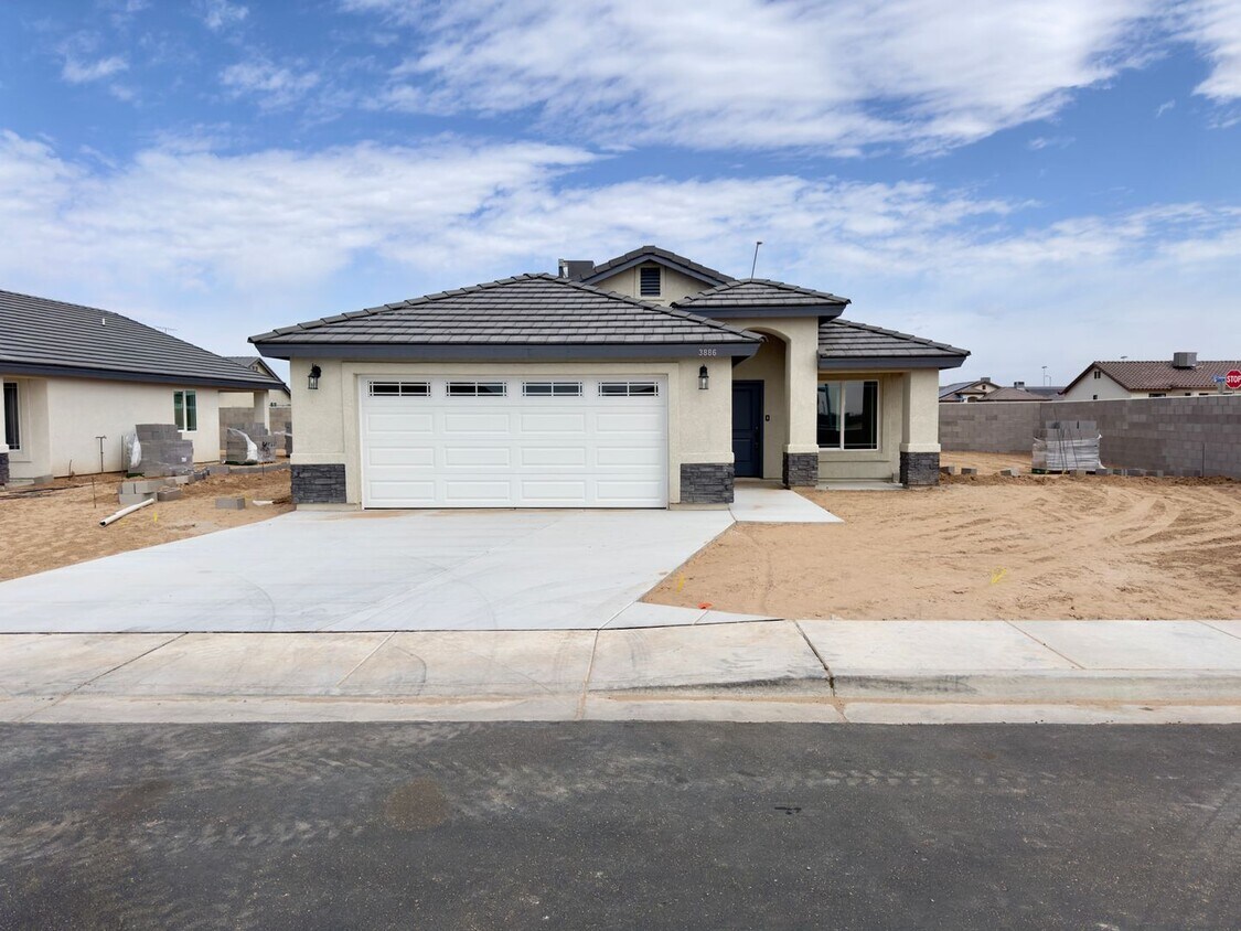 3886 E Eric Salazar Pl, San Luis, AZ 85349 House Rental in San Luis