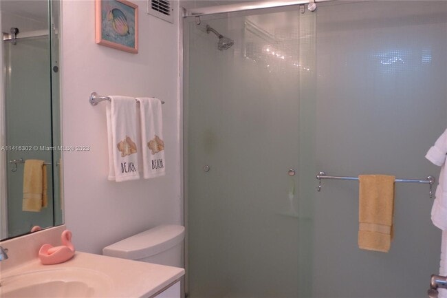 Building Photo - 3725 S Ocean Dr