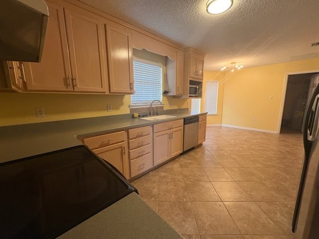 Foto del edificio - 4119 Clay Dr