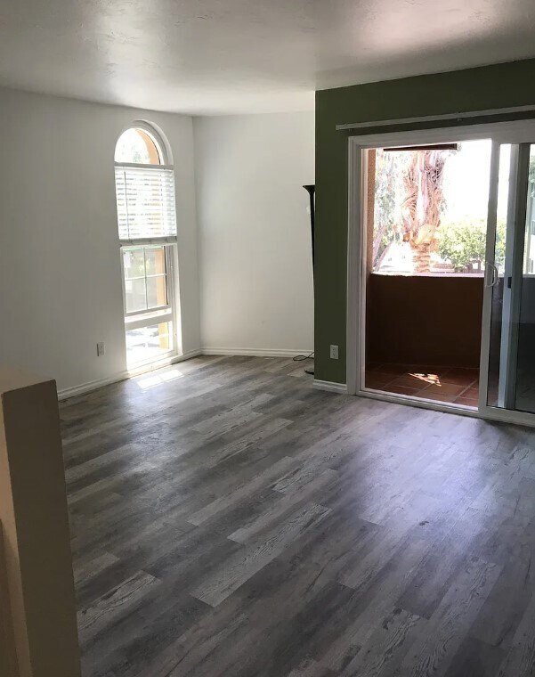 Foto del edificio - 5051 La Jolla Blvd