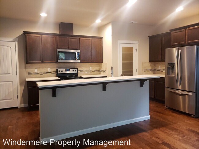 Foto del edificio - 4 br, 3 bath House - 2402 Puget Sound Boul...