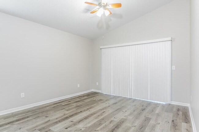 Building Photo - 3027 Eagle Crossing Dr