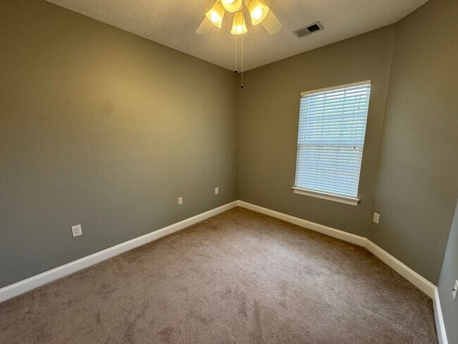 Building Photo - Myrtle Beach - 3 Bedroom / 2 Bathroom Condo