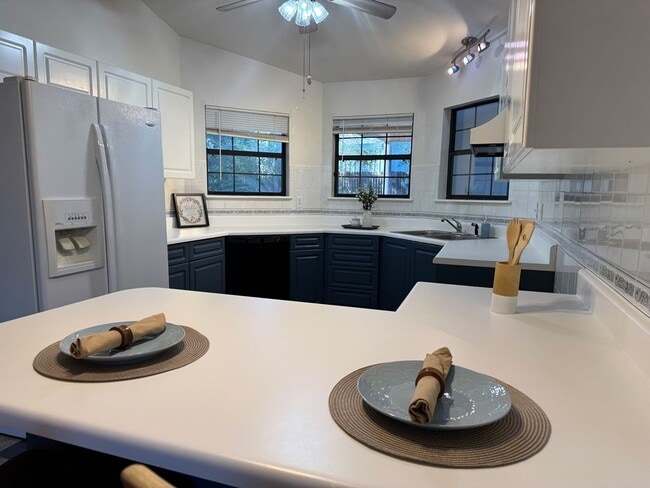 Foto del edificio - 112 Eagles Landing Dr