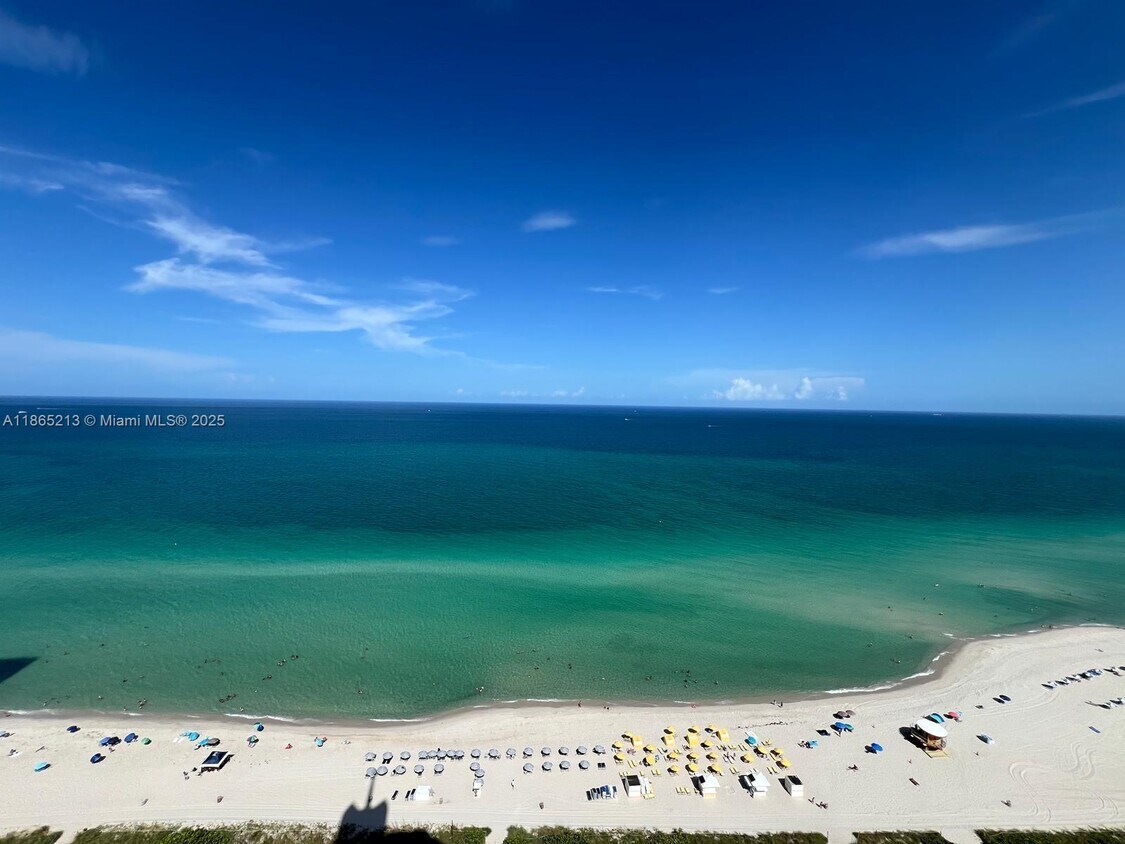 Primary Photo - 6301 Collins Ave