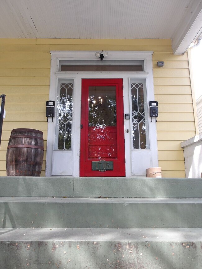 Foto del edificio - 1705 Edenside Ave