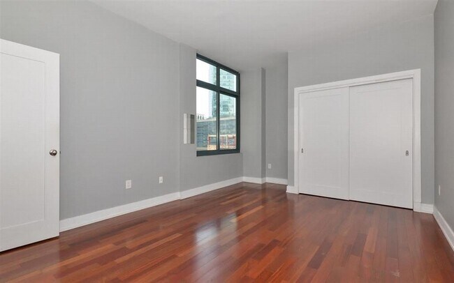 Building Photo - 105 Greene St