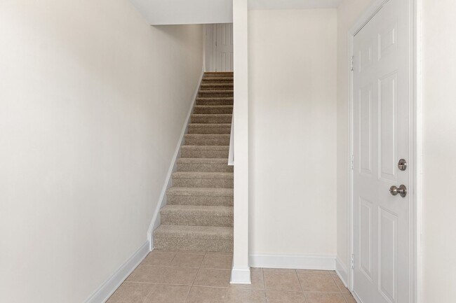 Foto del edificio - Beautiful Updated Townhouse located in Iredell County! 2BR/2.5BA Garage