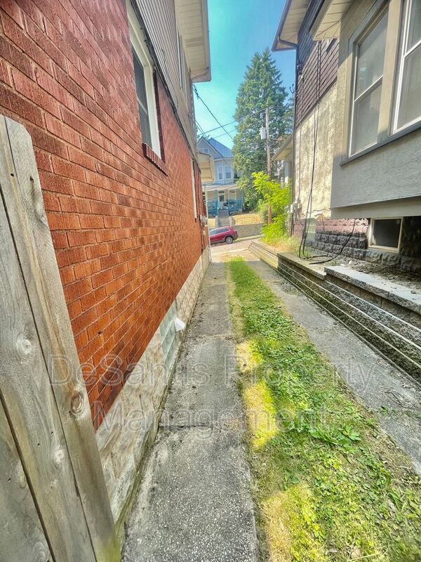 Building Photo - 330 Elizabeth Ave