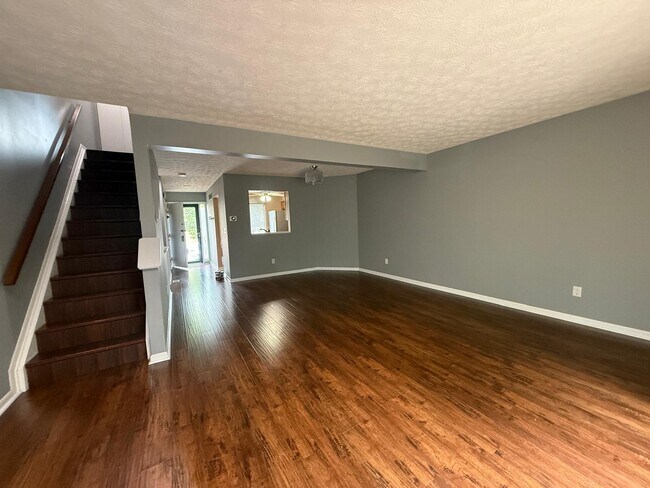 Building Photo - 9328 Hunters Creek Dr