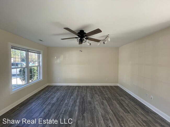 Building Photo - 3 br, 2 bath House - 4917 Rainbow Circle