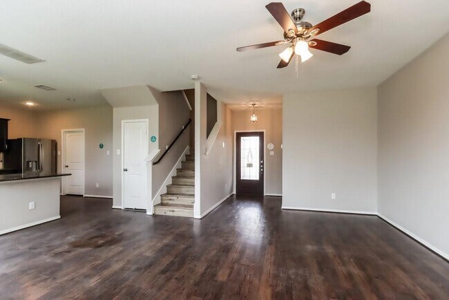 Foto del edificio - 16606 Lake Prince Ln