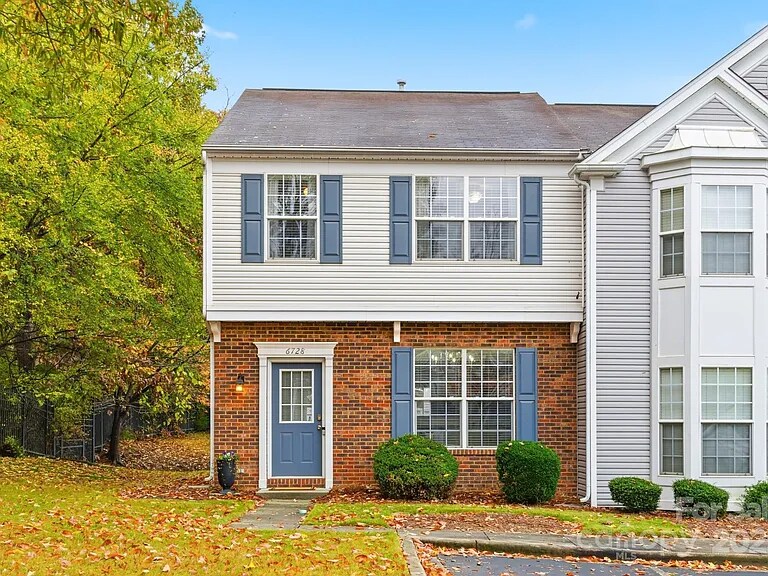 Foto principal - 6728 Rothchild Dr