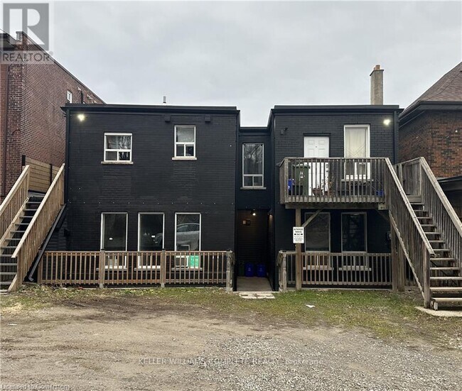 Photo du bâtiment - 590-590 Main St E