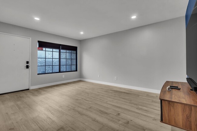 Photo - 3097 W Cheryllyn Ln House