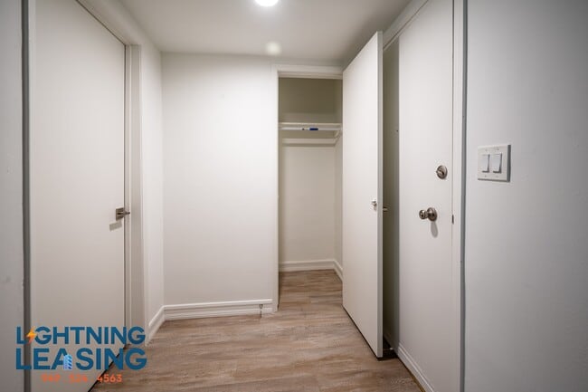 Building Photo - 1201 Kings Rd