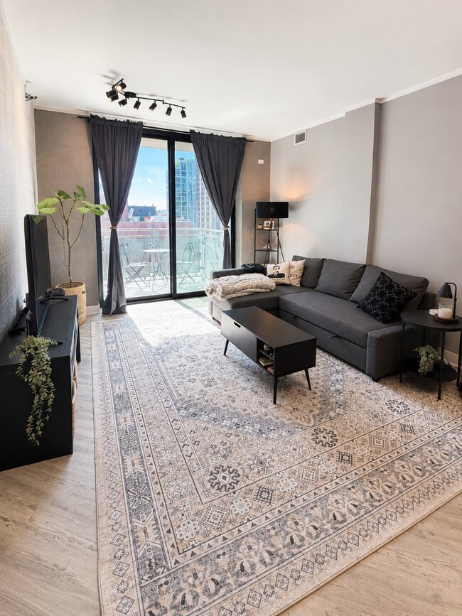 Foto del edificio - 744 N Clark St