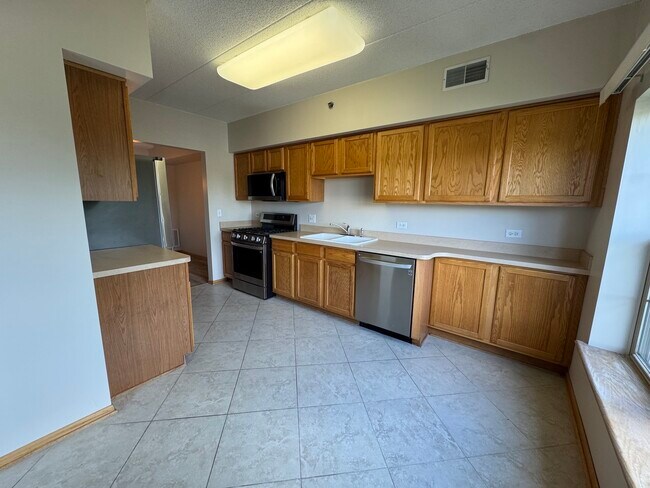 Foto del edificio - 1200 S Prospect Ave